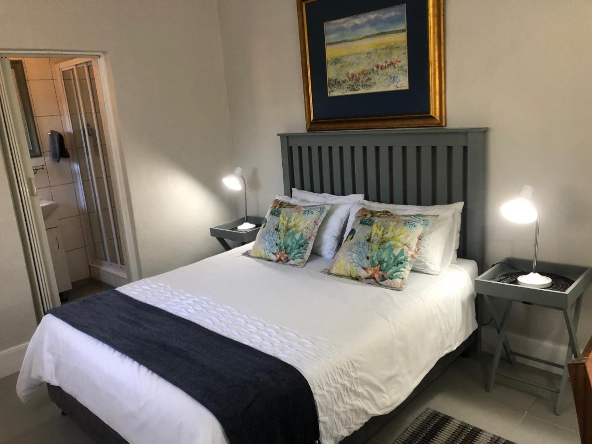 Baylight Accomodation Room 2 Mossel Bay Bagian luar foto