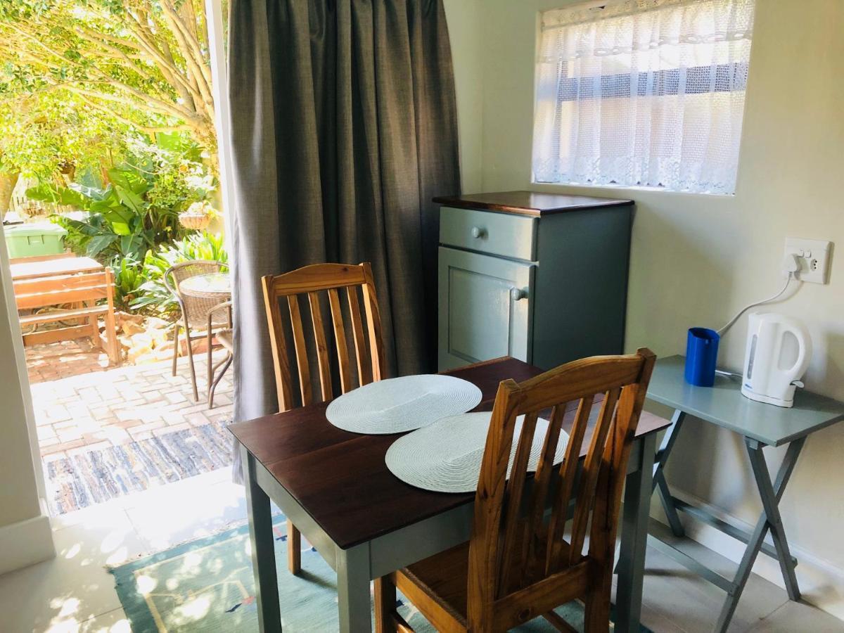 Baylight Accomodation Room 2 Mossel Bay Bagian luar foto