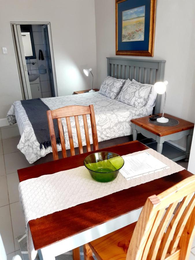 Baylight Accomodation Room 2 Mossel Bay Bagian luar foto