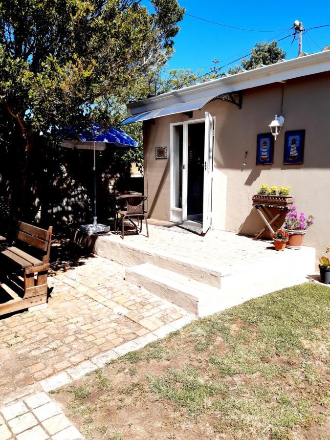 Baylight Accomodation Room 2 Mossel Bay Bagian luar foto